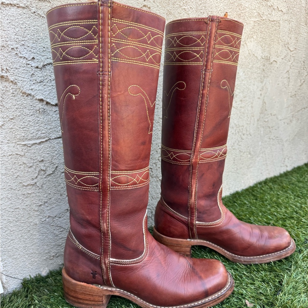 Vintage Frye Brown Heeled Boots with Tan Stitching